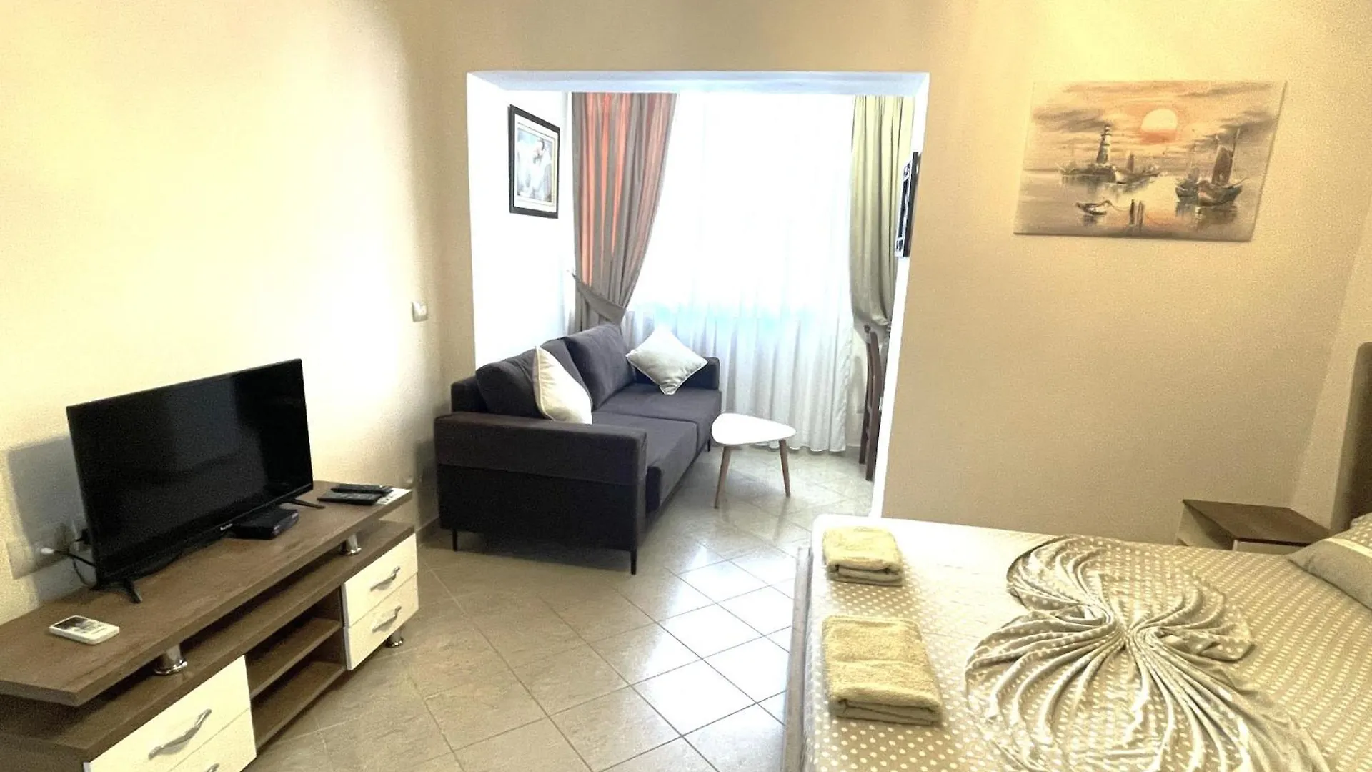 Peace Apartments دراس