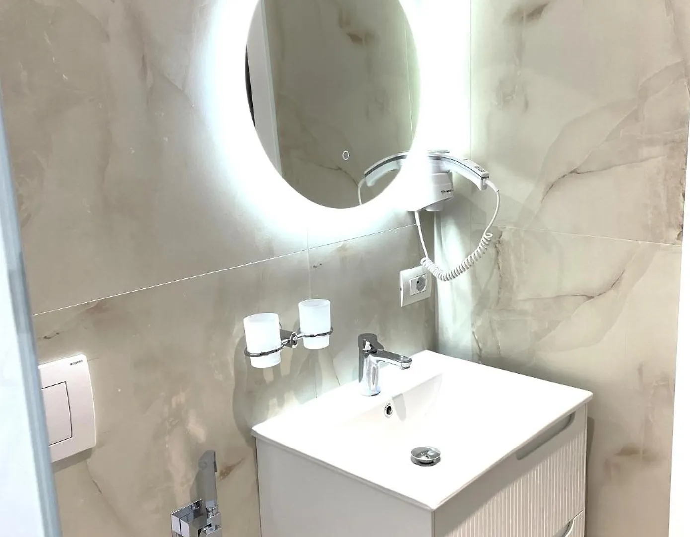 Peace Apartments دراس